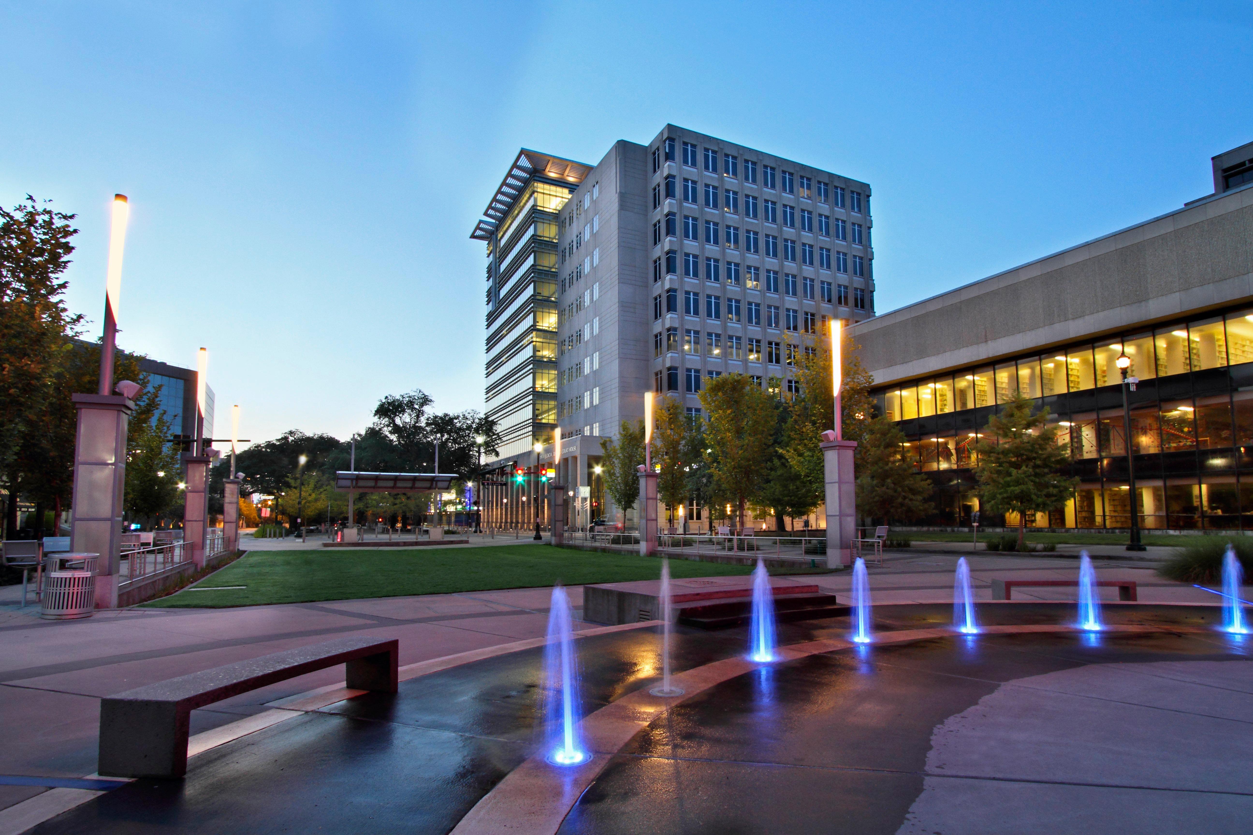 Holiday Inn Express Baton Rouge Downtown, An Ihg Hotel Exteriör bild